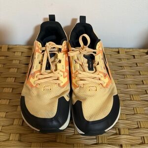 Altra Lone Peak 7 Women's Size 9 Trail Running Shoes Orange/Peach Color